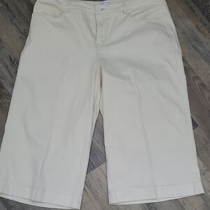 Lane Bryant Cream Wide Leg Cropped  mid rise Pants